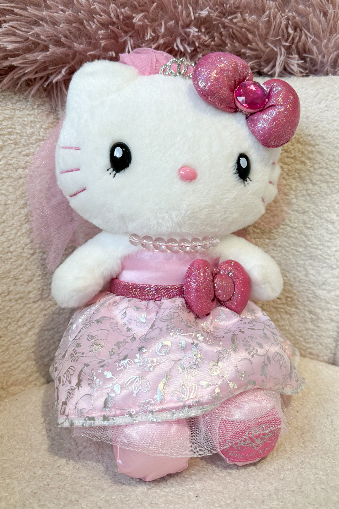 2014 Hello Kitty Pink Princess Plush from Universal Studios Japan